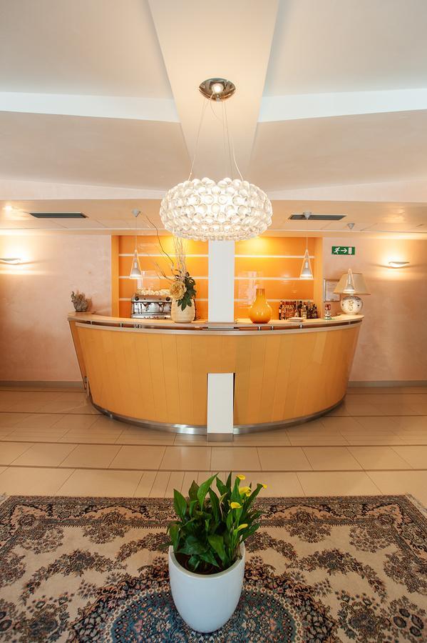 Hotel Riviera Silvi Marina Exterior photo